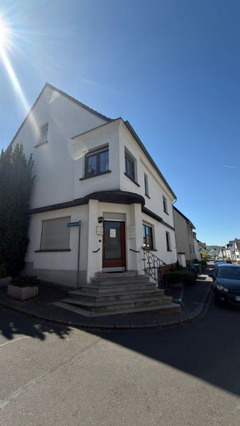 Mehrgenerationen-Immobilie in Koblenz-Lay – Vielseitig nutzbar, traumhafte Lage an der Mosel